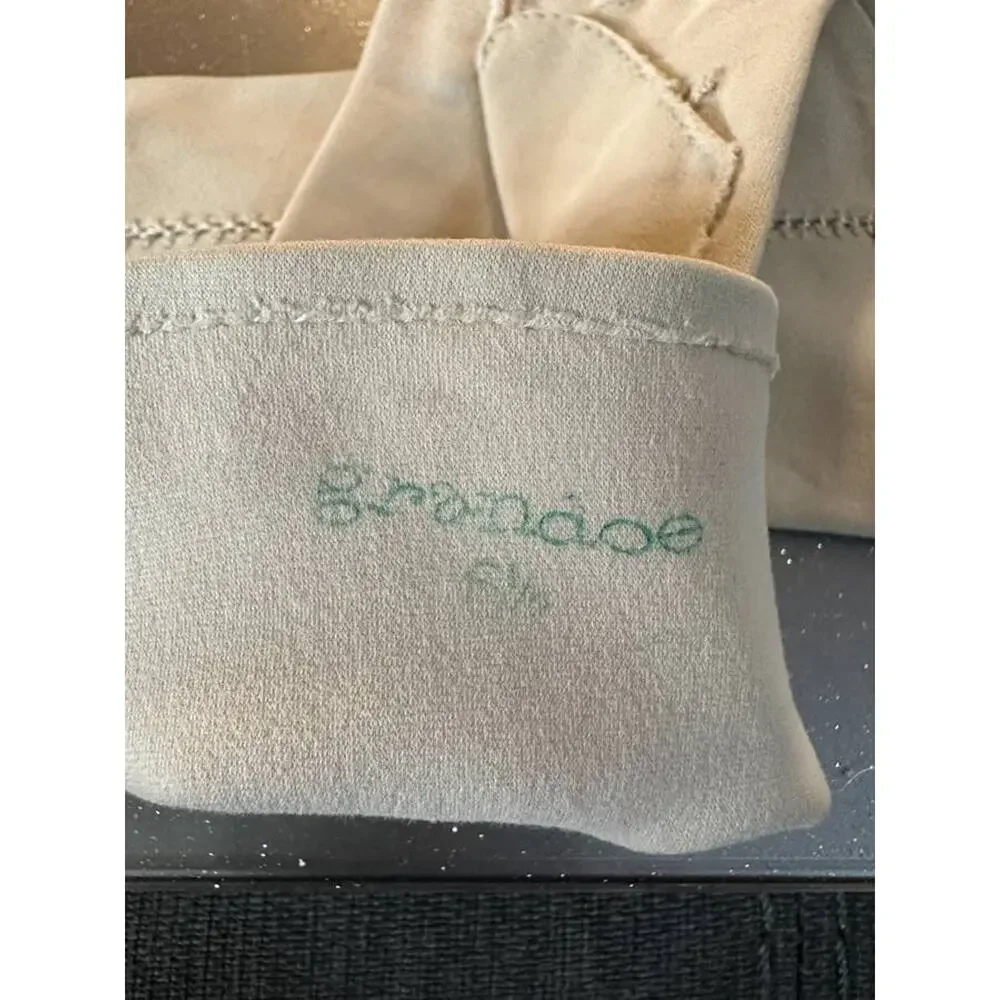 Vintage Grandoe Ladies Gloves w/ Small Pearls - size 6 1/2
